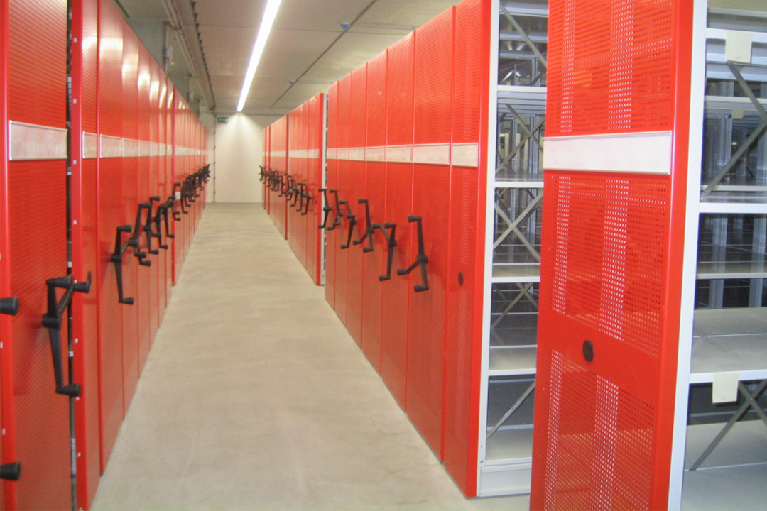Durch das installierte Regalsystem wurde Platz für 136.000 Archivkartons geschaffen.